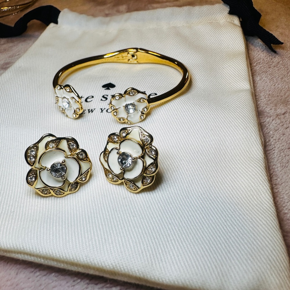Kate Spade Gold and Cream Floral Jewelry Set